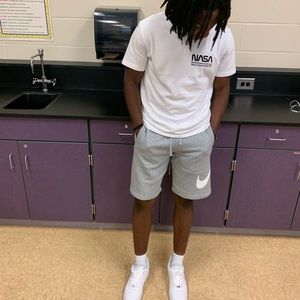 Meet your Posher, Malcolm